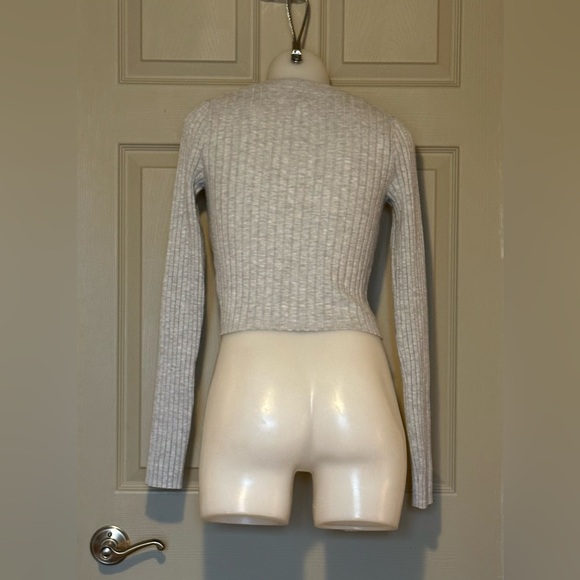 AERIE Heather Grey Essential Ribbed Cropped Cardigan - Size Small - Picture 5 of 7